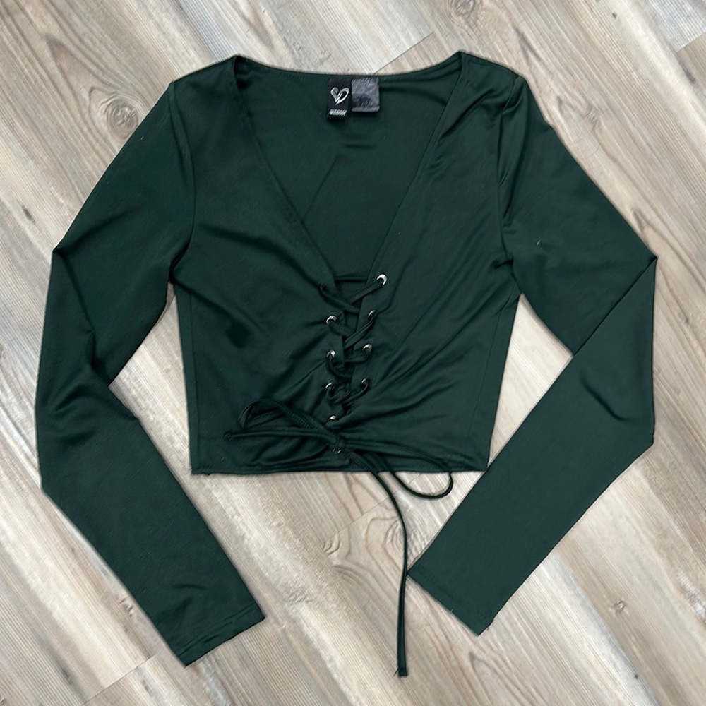 Windsor dark green crop long sleeve with a tie in the front size SMALL